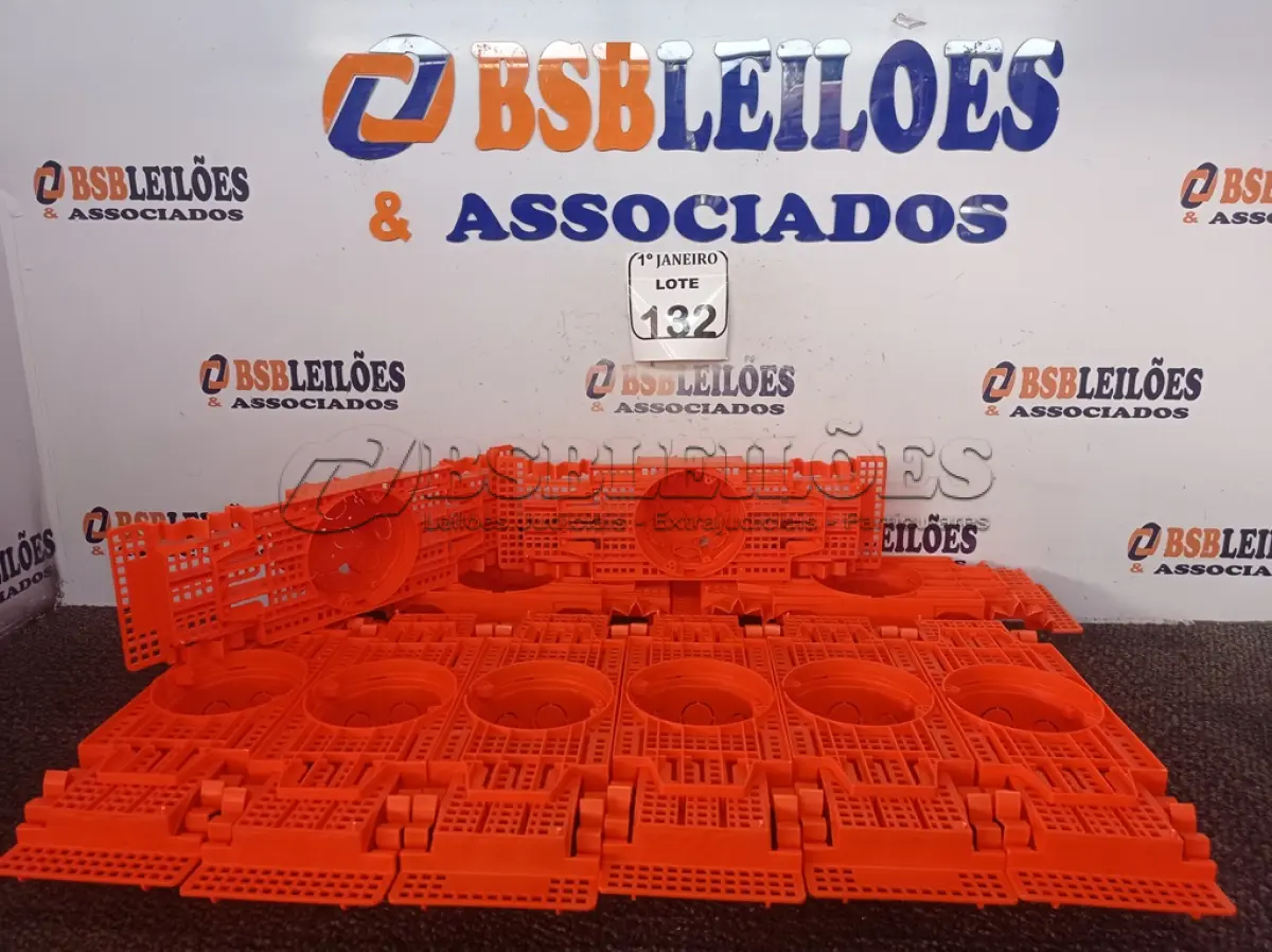 LOTE 132 - 10 PEÇAS DE CAIXA DE LUZ OCTOGONAL COM SUPORTE PARA LAJOTA. (NOVO) (NO ESTADO) ATENÇÃO! FAZER A VISITAÇÃO ANTES DE ARREMATAR, NÃO SABEMOS SE FUNCIONA. LEILÃO NÃO TEM GARANTIA E NEM DEVOLUÇÃO, SUJEITO A POSSÍVEIS AVARIAS VISÍVEIS/OCULTAS E/OU AUSÊNCIA DE COMPONENTES.