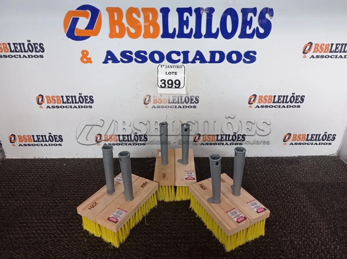 LOTE 399 - 06 BROXAS MARCA MAX(NOVO). (NO ESTADO) ATENÇÃO! FAZER A VISITAÇÃO ANTES DE ARREMATAR, NÃO SABEMOS SE FUNCIONA. LEILÃO NÃO TEM GARANTIA E NEM DEVOLUÇÃO, SUJEITO A POSSÍVEIS AVARIAS VISÍVEIS/OCULTAS E/OU AUSÊNCIA DE COMPONENTES.