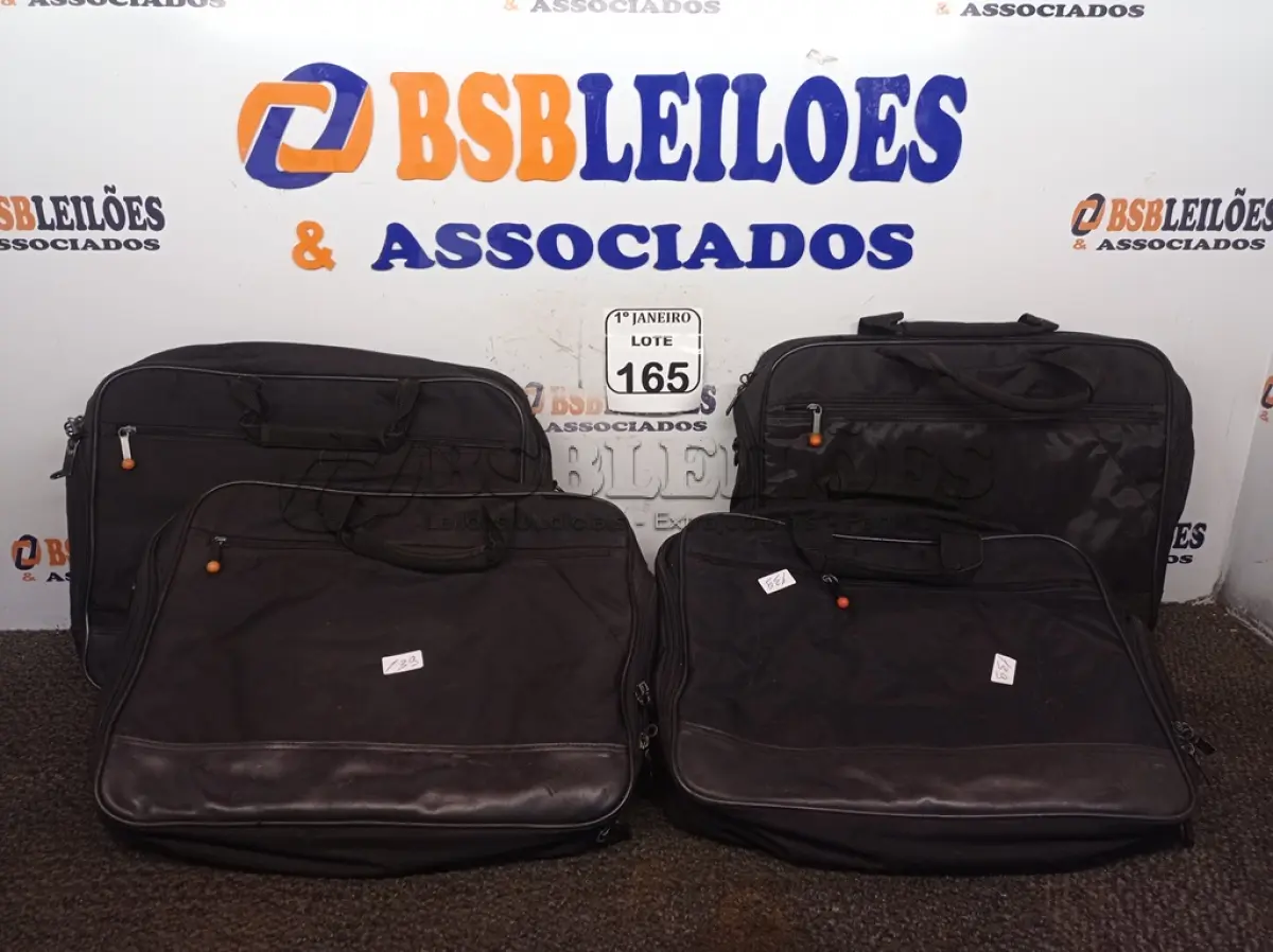 LOTE 165 - 04 PASTAS P/NOTEBOOK. (NO ESTADO) ATENÇÃO! FAZER A VISITAÇÃO ANTES DE ARREMATAR, NÃO SABEMOS SE FUNCIONA. LEILÃO NÃO TEM GARANTIA E NEM DEVOLUÇÃO, SUJEITO A POSSÍVEIS AVARIAS VISÍVEIS/OCULTAS E/OU AUSÊNCIA DE COMPONENTES.