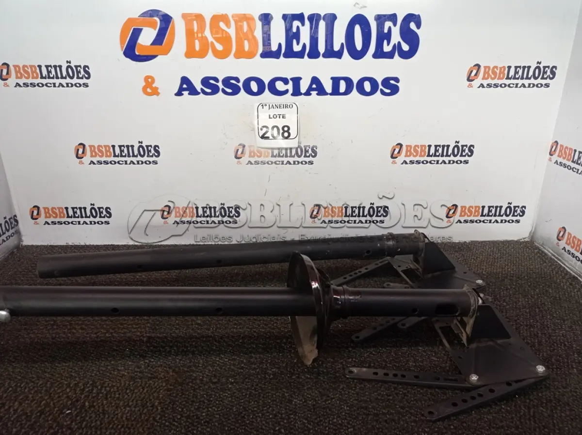 LOTE 208 - 02 SUPORTES P/TV DE FERRO. (NO ESTADO) ATENÇÃO! FAZER A VISITAÇÃO ANTES DE ARREMATAR, NÃO SABEMOS SE FUNCIONA. LEILÃO NÃO TEM GARANTIA E NEM DEVOLUÇÃO, SUJEITO A POSSÍVEIS AVARIAS VISÍVEIS/OCULTAS E/OU AUSÊNCIA DE COMPONENTES.