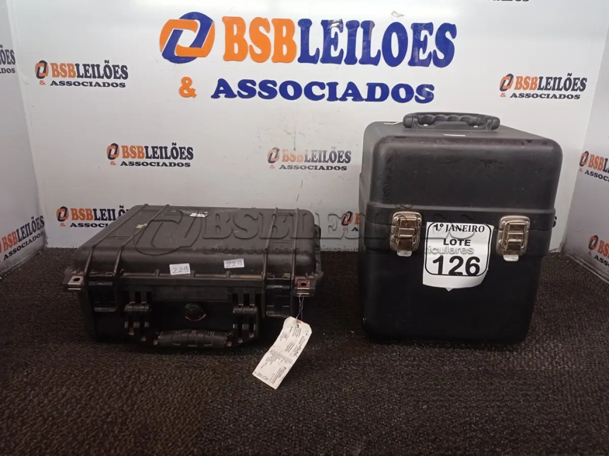 LOTE 126 - 01 APARELHO DE RADAR MÓVEL MARCA LASER  TECH.  (NO ESTADO) ATENÇÃO! FAZER A VISITAÇÃO ANTES DE ARREMATAR, NÃO SABEMOS SE FUNCIONA. LEILÃO NÃO TEM GARANTIA E NEM DEVOLUÇÃO, SUJEITO A POSSÍVEIS AVARIAS VISÍVEIS/OCULTAS E/OU AUSÊNCIA DE COMPONENTES.
