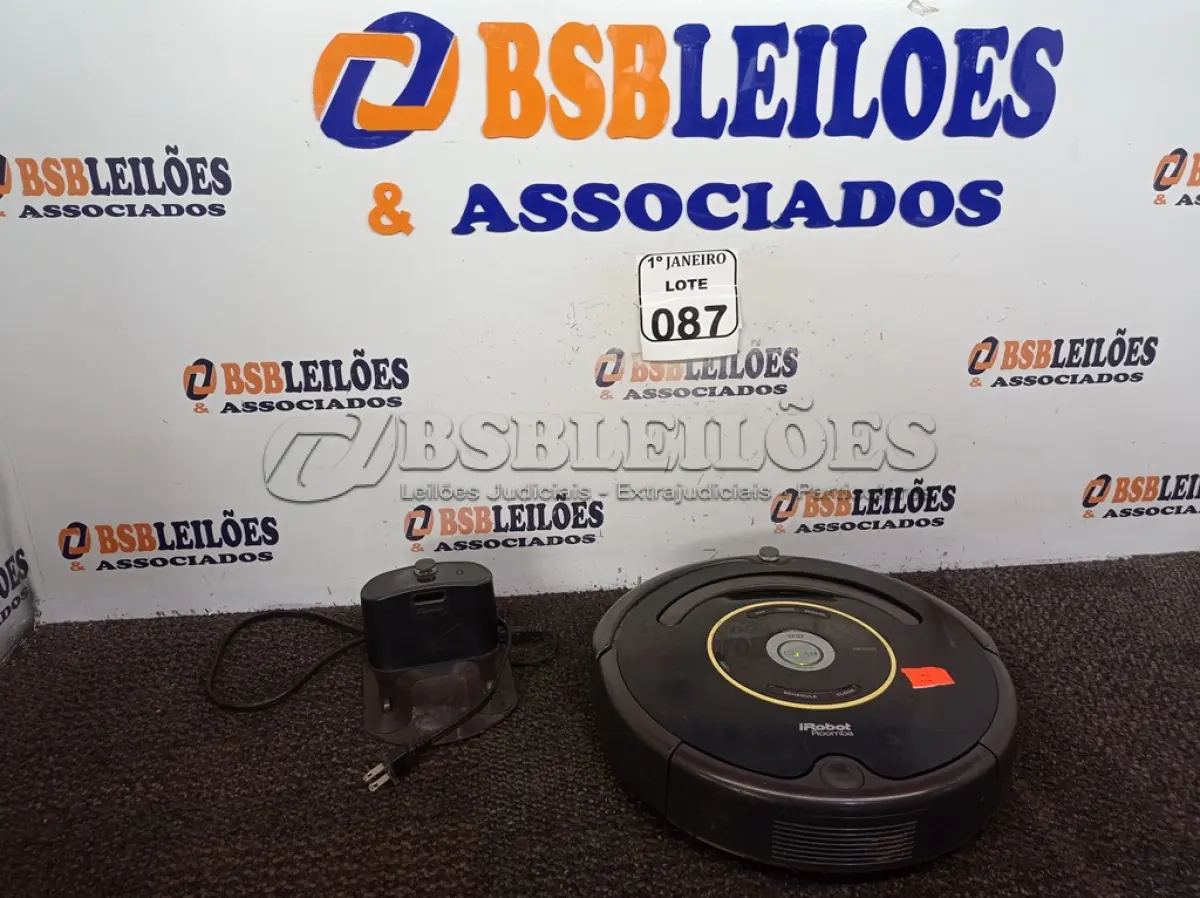 LOTE 087 - 01 ASPIRADOR ROBÔ MARCA IROBOT ROOMBA C/FONTE. (NO ESTADO) ATENÇÃO! FAZER A VISITAÇÃO ANTES DE ARREMATAR, NÃO SABEMOS SE FUNCIONA. LEILÃO NÃO TEM GARANTIA E NEM DEVOLUÇÃO, SUJEITO A POSSÍVEIS AVARIAS VISÍVEIS/OCULTAS E/OU AUSÊNCIA DE COMPONENTES.