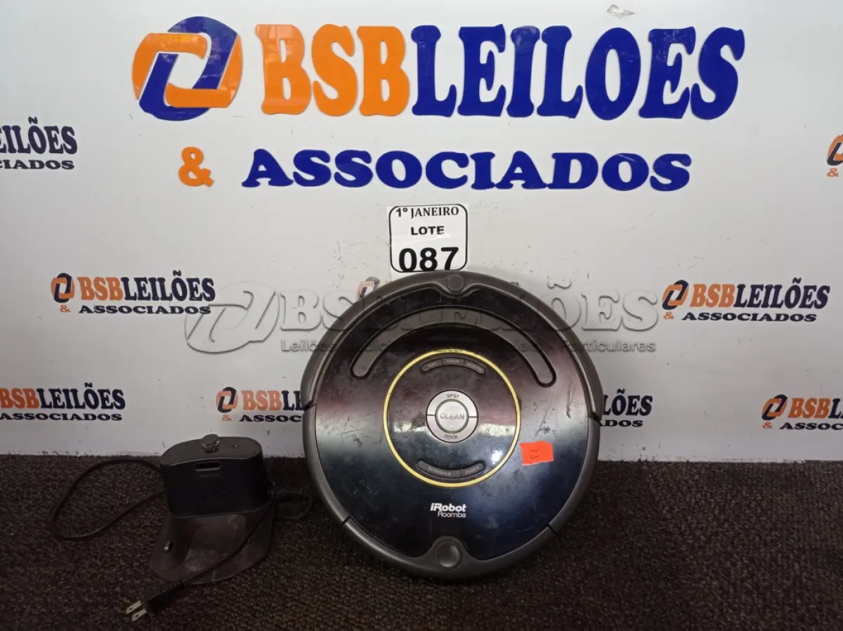 LOTE 087 - 01 ASPIRADOR ROBÔ MARCA IROBOT ROOMBA C/FONTE. (NO ESTADO) ATENÇÃO! FAZER A VISITAÇÃO ANTES DE ARREMATAR, NÃO SABEMOS SE FUNCIONA. LEILÃO NÃO TEM GARANTIA E NEM DEVOLUÇÃO, SUJEITO A POSSÍVEIS AVARIAS VISÍVEIS/OCULTAS E/OU AUSÊNCIA DE COMPONENTES.