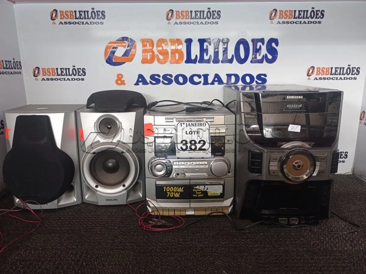 LOTE 382 - 01APARELHO DE SOM C/CAIXA PASSIVA MARCA PHILIPS E 01 APARELHO DE SOM MARCA SAMSUNG S/CAIXA. (NO ESTADO) ATENÇÃO! FAZER A VISITAÇÃO ANTES DE ARREMATAR, NÃO SABEMOS SE FUNCIONA. LEILÃO NÃO TEM GARANTIA E NEM DEVOLUÇÃO, SUJEITO A POSSÍVEIS AVARIAS VISÍVEIS/OCULTAS E/OU AUSÊNCIA DE COMPONENTES.