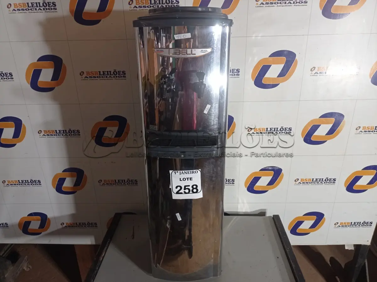 LOTE 258 - 01 BEBEDOURO P/GARRAFÃO EM INOX MARCA LIBELL. (NO ESTADO) ATENÇÃO! FAZER A VISITAÇÃO ANTES DE ARREMATAR, NÃO SABEMOS SE FUNCIONA. LEILÃO NÃO TEM GARANTIA E NEM DEVOLUÇÃO, SUJEITO A POSSÍVEIS AVARIAS VISÍVEIS/OCULTAS E/OU AUSÊNCIA DE COMPONENTES.