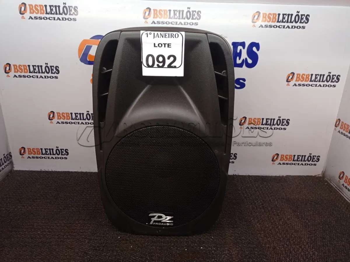 LOTE 092 - 01 CAIXA DE SOM MARCA PZ PRO ÁUDIO. (NO ESTADO) ATENÇÃO! FAZER A VISITAÇÃO ANTES DE ARREMATAR, NÃO SABEMOS SE FUNCIONA. LEILÃO NÃO TEM GARANTIA E NEM DEVOLUÇÃO, SUJEITO A POSSÍVEIS AVARIAS VISÍVEIS/OCULTAS E/OU AUSÊNCIA DE COMPONENTES.