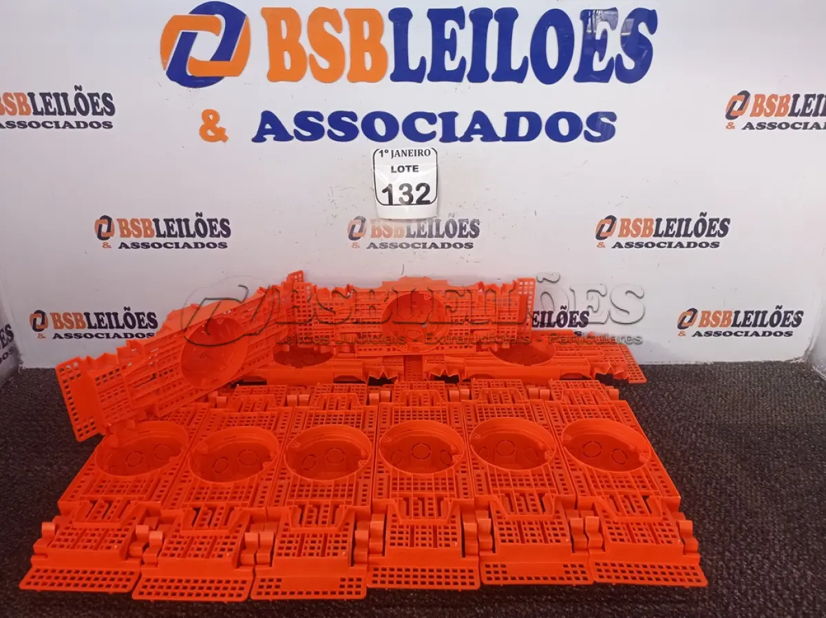 LOTE 132 - 10 PEÇAS DE CAIXA DE LUZ OCTOGONAL COM SUPORTE PARA LAJOTA. (NOVO) (NO ESTADO) ATENÇÃO! FAZER A VISITAÇÃO ANTES DE ARREMATAR, NÃO SABEMOS SE FUNCIONA. LEILÃO NÃO TEM GARANTIA E NEM DEVOLUÇÃO, SUJEITO A POSSÍVEIS AVARIAS VISÍVEIS/OCULTAS E/OU AUSÊNCIA DE COMPONENTES.