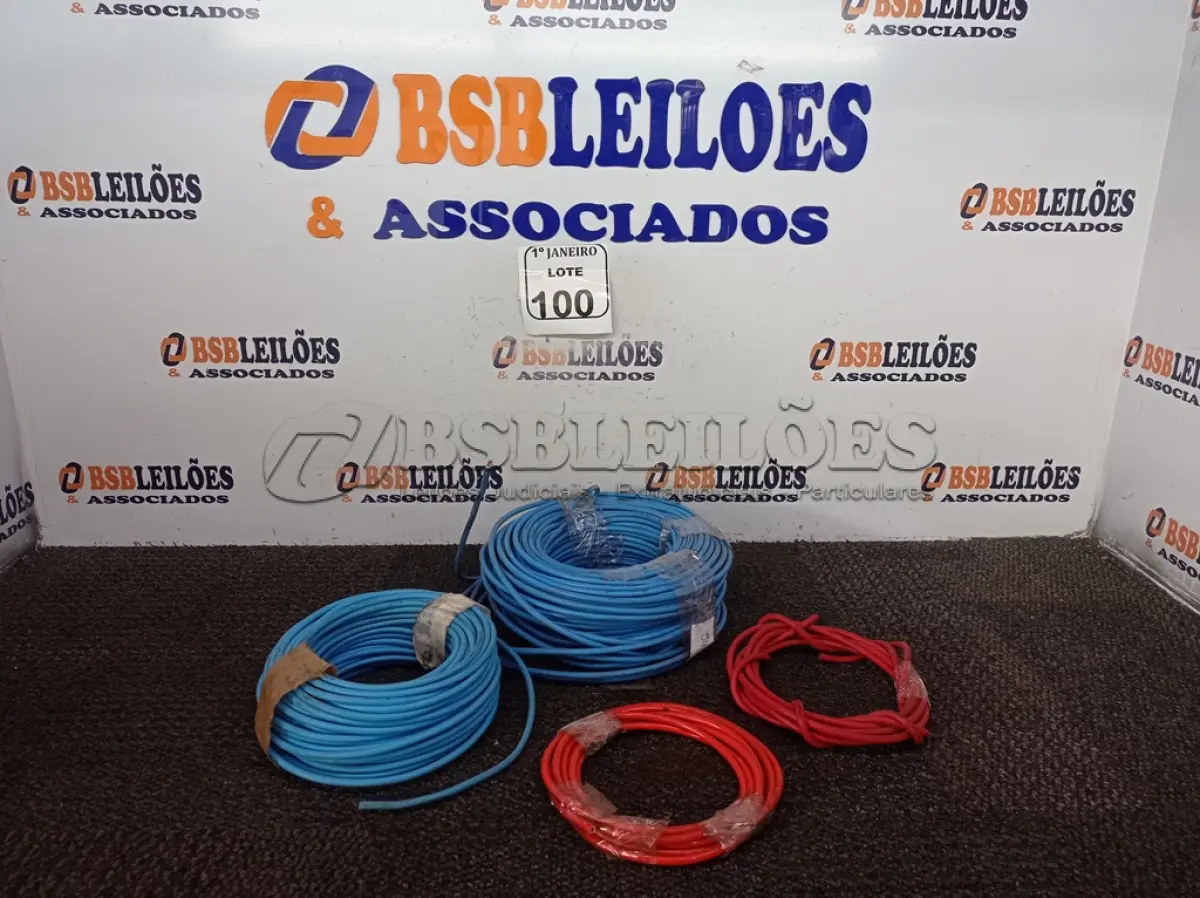 LOTE 100 - 01 LOTE C/VÁRIOS ROLOS DE FIO INCOMPLETOS MODELOS DIVERSOS. (NO ESTADO) ATENÇÃO! FAZER A VISITAÇÃO ANTES DE ARREMATAR, NÃO SABEMOS SE FUNCIONA. LEILÃO NÃO TEM GARANTIA E NEM DEVOLUÇÃO, SUJEITO A POSSÍVEIS AVARIAS VISÍVEIS/OCULTAS E/OU AUSÊNCIA DE COMPONENTES.
