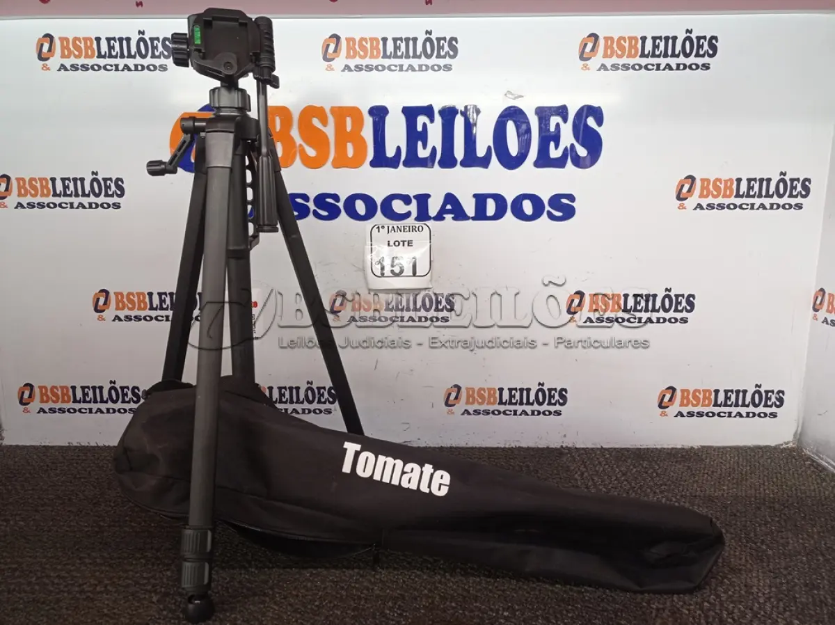 LOTE 151 - 01 TRIPÉ PARA CÂMERA TOMATE MTG-3016. (NO ESTADO) ATENÇÃO! FAZER A VISITAÇÃO ANTES DE ARREMATAR, NÃO SABEMOS SE FUNCIONA. LEILÃO NÃO TEM GARANTIA E NEM DEVOLUÇÃO, SUJEITO A POSSÍVEIS AVARIAS VISÍVEIS/OCULTAS E/OU AUSÊNCIA DE COMPONENTES.