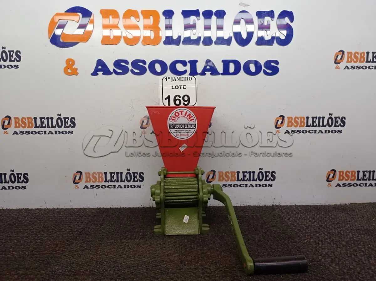 LOTE 169 - 01 DESCASCADOR DE CAFÉ MARCA BOTINI.  (NO ESTADO) ATENÇÃO! FAZER A VISITAÇÃO ANTES DE ARREMATAR, NÃO SABEMOS SE FUNCIONA. LEILÃO NÃO TEM GARANTIA E NEM DEVOLUÇÃO, SUJEITO A POSSÍVEIS AVARIAS VISÍVEIS/OCULTAS E/OU AUSÊNCIA DE COMPONENTES.
