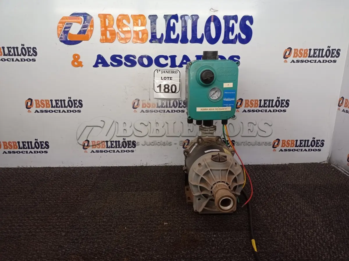 LOTE 180 - 01 BOMBA DE PRESSURIZAÇÃO DE ÁGUA COM PRESSOSTATO 220V. (NO ESTADO) ATENÇÃO! FAZER A VISITAÇÃO ANTES DE ARREMATAR, NÃO SABEMOS SE FUNCIONA. LEILÃO NÃO TEM GARANTIA E NEM DEVOLUÇÃO, SUJEITO A POSSÍVEIS AVARIAS VISÍVEIS/OCULTAS E/OU AUSÊNCIA DE COMPONENTES.