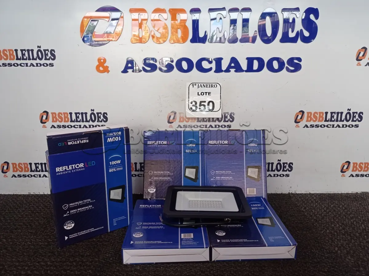 LOTE 350 - 05 REFLETORES DE LED AMBIENTE EXTERNO 100W CADA(NOVO). (NO ESTADO) ATENÇÃO! FAZER A VISITAÇÃO ANTES DE ARREMATAR, NÃO SABEMOS SE FUNCIONA. LEILÃO NÃO TEM GARANTIA E NEM DEVOLUÇÃO, SUJEITO A POSSÍVEIS AVARIAS VISÍVEIS/OCULTAS E/OU AUSÊNCIA DE COMPONENTES.
