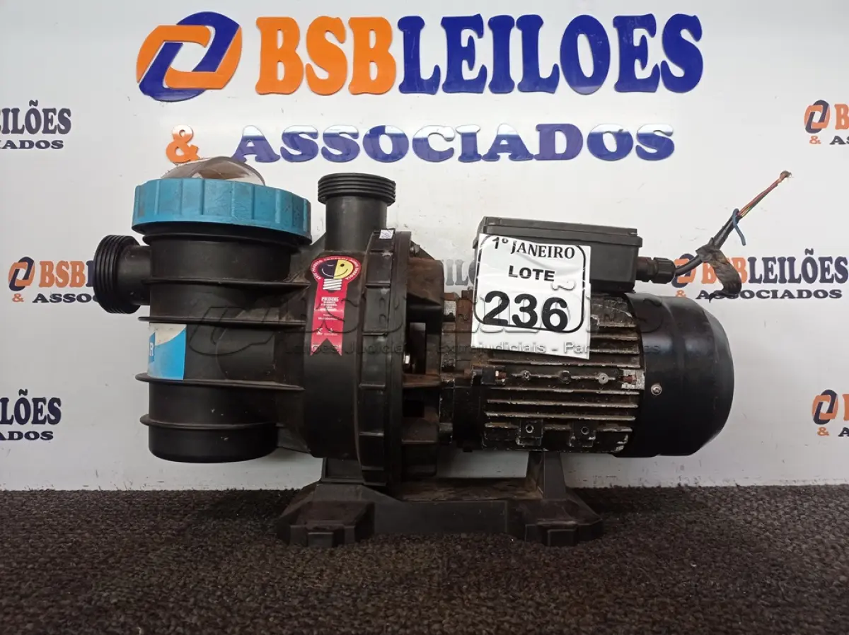 LOTE 236 - 01 MOTOBOMBA CENTRIFUGA MARCA SODRAMAR. (NO ESTADO) ATENÇÃO! FAZER A VISITAÇÃO ANTES DE ARREMATAR, NÃO SABEMOS SE FUNCIONA. LEILÃO NÃO TEM GARANTIA E NEM DEVOLUÇÃO, SUJEITO A POSSÍVEIS AVARIAS VISÍVEIS/OCULTAS E/OU AUSÊNCIA DE COMPONENTES.