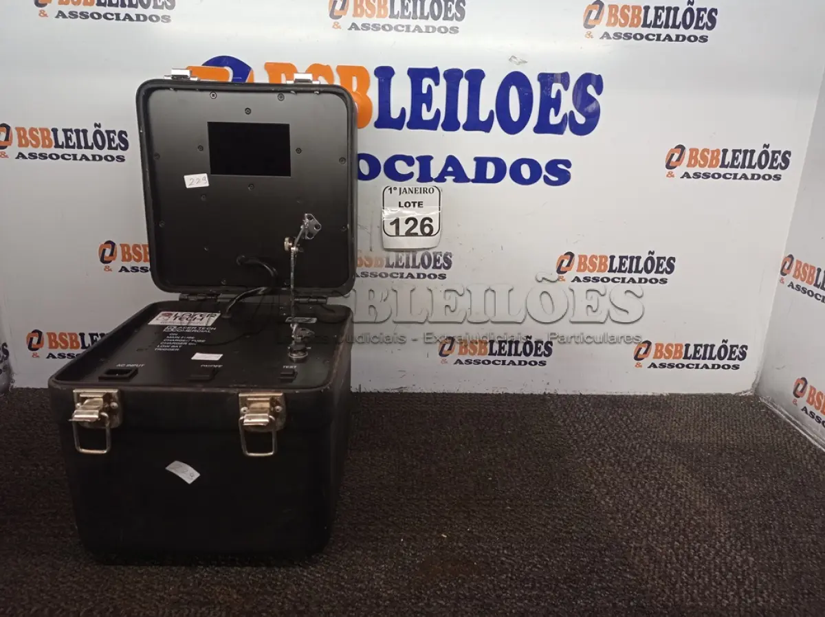 LOTE 126 - 01 APARELHO DE RADAR MÓVEL MARCA LASER  TECH.  (NO ESTADO) ATENÇÃO! FAZER A VISITAÇÃO ANTES DE ARREMATAR, NÃO SABEMOS SE FUNCIONA. LEILÃO NÃO TEM GARANTIA E NEM DEVOLUÇÃO, SUJEITO A POSSÍVEIS AVARIAS VISÍVEIS/OCULTAS E/OU AUSÊNCIA DE COMPONENTES.