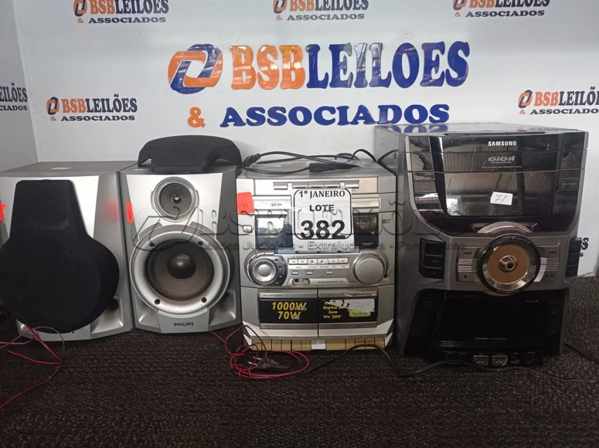 LOTE 382 - 01APARELHO DE SOM C/CAIXA PASSIVA MARCA PHILIPS E 01 APARELHO DE SOM MARCA SAMSUNG S/CAIXA. (NO ESTADO) ATENÇÃO! FAZER A VISITAÇÃO ANTES DE ARREMATAR, NÃO SABEMOS SE FUNCIONA. LEILÃO NÃO TEM GARANTIA E NEM DEVOLUÇÃO, SUJEITO A POSSÍVEIS AVARIAS VISÍVEIS/OCULTAS E/OU AUSÊNCIA DE COMPONENTES.