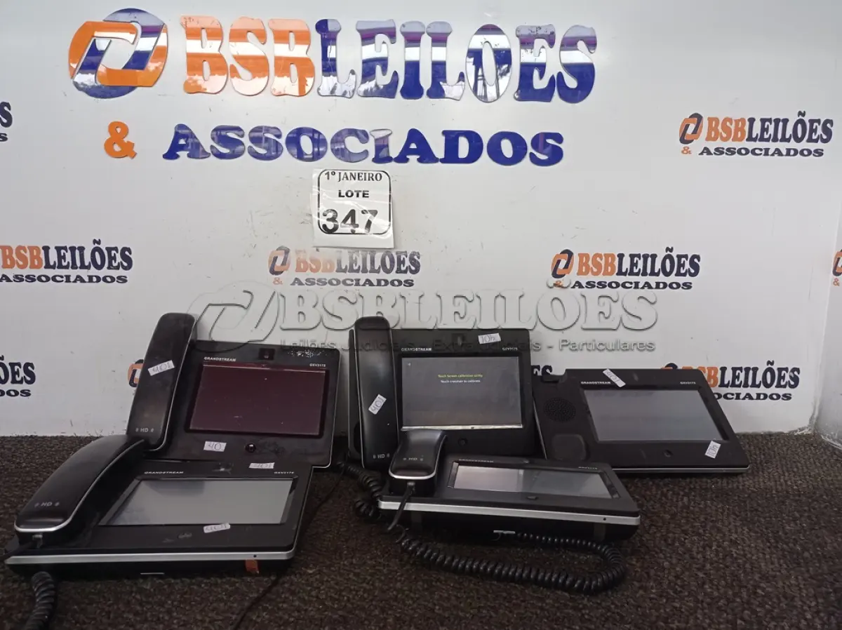 LOTE 347 - 05 APARELHOS TELEFÔNICOS TELA TOUCH MARCA GRANDSTREAM INCOMPLETO. (NO ESTADO) ATENÇÃO! FAZER A VISITAÇÃO ANTES DE ARREMATAR, NÃO SABEMOS SE FUNCIONA. LEILÃO NÃO TEM GARANTIA E NEM DEVOLUÇÃO, SUJEITO A POSSÍVEIS AVARIAS VISÍVEIS/OCULTAS E/OU AUSÊNCIA DE COMPONENTES.