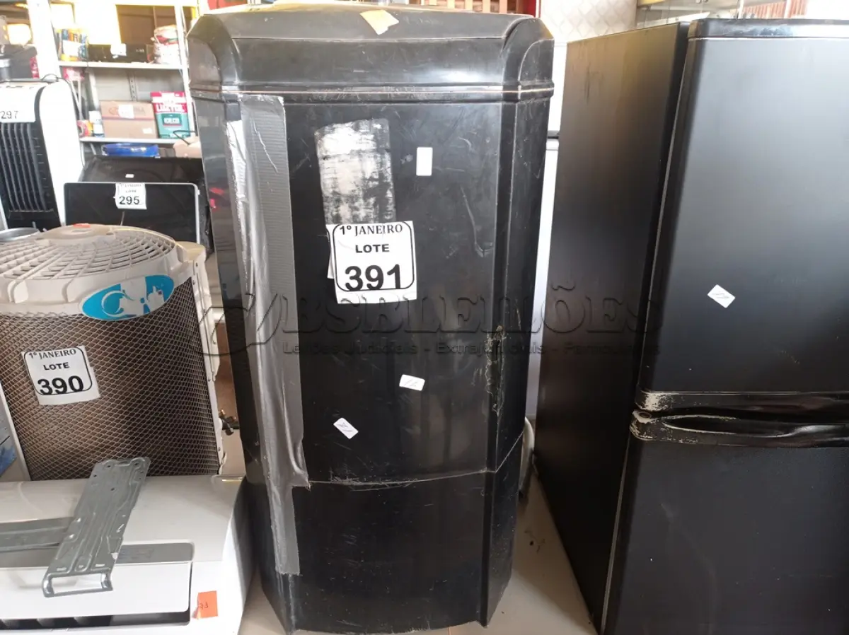 LOTE 391 - 01 TANQUINHO 10KG MODELO LE1002PT MARCA SUGGAR. (NO ESTADO) ATENÇÃO! FAZER A VISITAÇÃO ANTES DE ARREMATAR, NÃO SABEMOS SE FUNCIONA. LEILÃO NÃO TEM GARANTIA E NEM DEVOLUÇÃO, SUJEITO A POSSÍVEIS AVARIAS VISÍVEIS/OCULTAS E/OU AUSÊNCIA DE COMPONENTES.