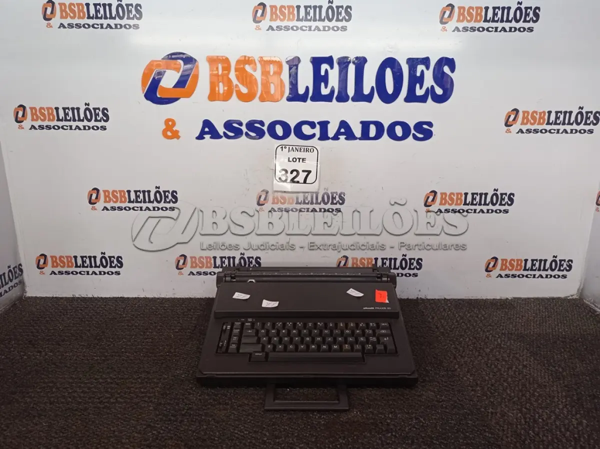 LOTE 327 - 01 MÁQUINA DE ESCREVER ELÉTRICA MARCA OLIVETTI MODELOS PRÁXIS 20. (NO ESTADO) ATENÇÃO! FAZER A VISITAÇÃO ANTES DE ARREMATAR, NÃO SABEMOS SE FUNCIONA. LEILÃO NÃO TEM GARANTIA E NEM DEVOLUÇÃO, SUJEITO A POSSÍVEIS AVARIAS VISÍVEIS/OCULTAS E/OU AUSÊNCIA DE COMPONENTES.