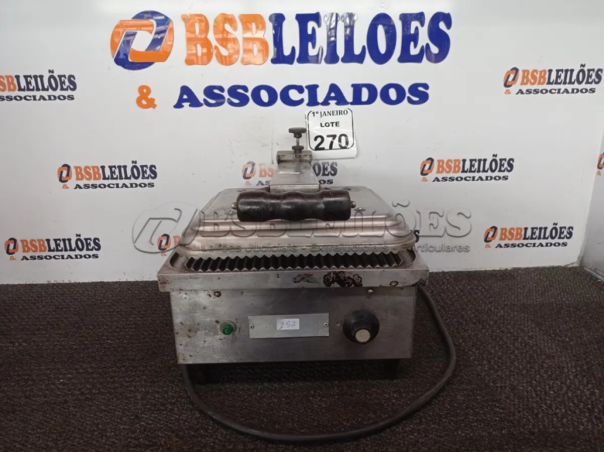 LOTE 270 - 01 SANDUICHEIRA EM INOX ELÉTRICA TRIFÁSICA. (NO ESTADO) ATENÇÃO! FAZER A VISITAÇÃO ANTES DE ARREMATAR, NÃO SABEMOS SE FUNCIONA. LEILÃO NÃO TEM GARANTIA E NEM DEVOLUÇÃO, SUJEITO A POSSÍVEIS AVARIAS VISÍVEIS/OCULTAS E/OU AUSÊNCIA DE COMPONENTES.
