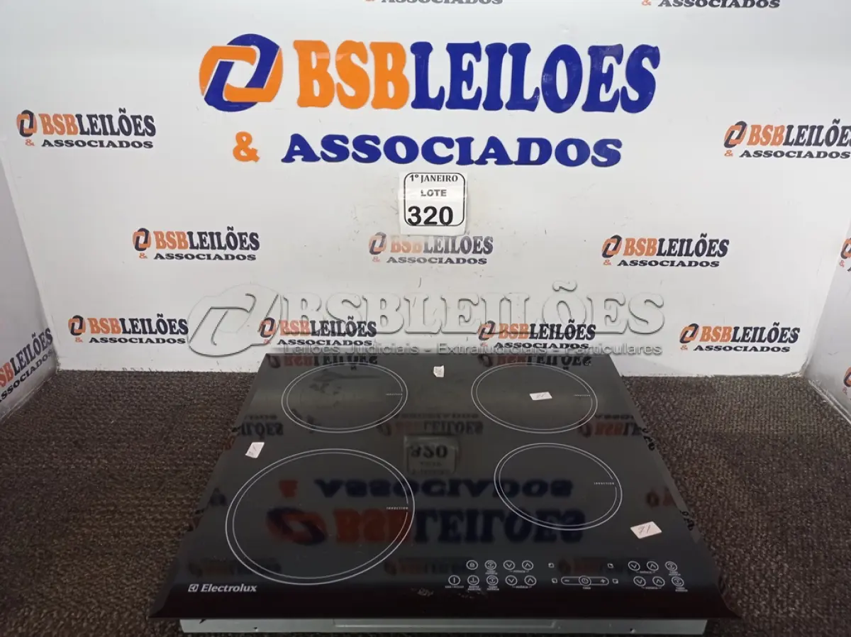 LOTE 320 - 01 FOGÃO DE INDUÇÃO 04 BOCAS MARCA ELECTROLUX. (NO ESTADO) ATENÇÃO! FAZER A VISITAÇÃO ANTES DE ARREMATAR, NÃO SABEMOS SE FUNCIONA. LEILÃO NÃO TEM GARANTIA E NEM DEVOLUÇÃO, SUJEITO A POSSÍVEIS AVARIAS VISÍVEIS/OCULTAS E/OU AUSÊNCIA DE COMPONENTES.
