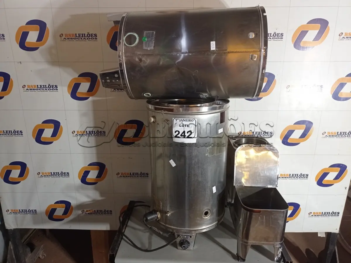LOTE 242 - 03 CAFETEIRAS EM INOX MARCAS E MODELOS DIVERSOS P/RETIRADA DE PEÇAS. (NO ESTADO) ATENÇÃO! FAZER A VISITAÇÃO ANTES DE ARREMATAR, NÃO SABEMOS SE FUNCIONA. LEILÃO NÃO TEM GARANTIA E NEM DEVOLUÇÃO, SUJEITO A POSSÍVEIS AVARIAS VISÍVEIS/OCULTAS E/OU AUSÊNCIA DE COMPONENTES.
