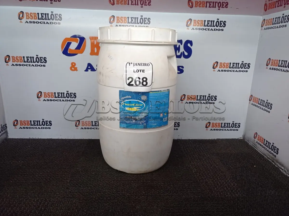LOTE 268 - 01 LOTE C/APROXIMADAMENTE 45KGS DE CLORO EM PASTILHA. (NO ESTADO) ATENÇÃO! FAZER A VISITAÇÃO ANTES DE ARREMATAR, NÃO SABEMOS SE FUNCIONA. LEILÃO NÃO TEM GARANTIA E NEM DEVOLUÇÃO, SUJEITO A POSSÍVEIS AVARIAS VISÍVEIS/OCULTAS E/OU AUSÊNCIA DE COMPONENTES.