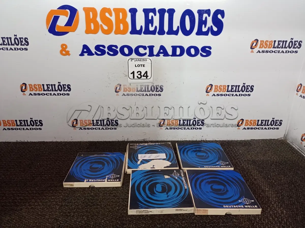 LOTE 134 - 05 FITAS P/GRAVADOR DE ROLOS ANTIGAS. (NO ESTADO) ATENÇÃO! FAZER A VISITAÇÃO ANTES DE ARREMATAR, NÃO SABEMOS SE FUNCIONA. LEILÃO NÃO TEM GARANTIA E NEM DEVOLUÇÃO, SUJEITO A POSSÍVEIS AVARIAS VISÍVEIS/OCULTAS E/OU AUSÊNCIA DE COMPONENTES.