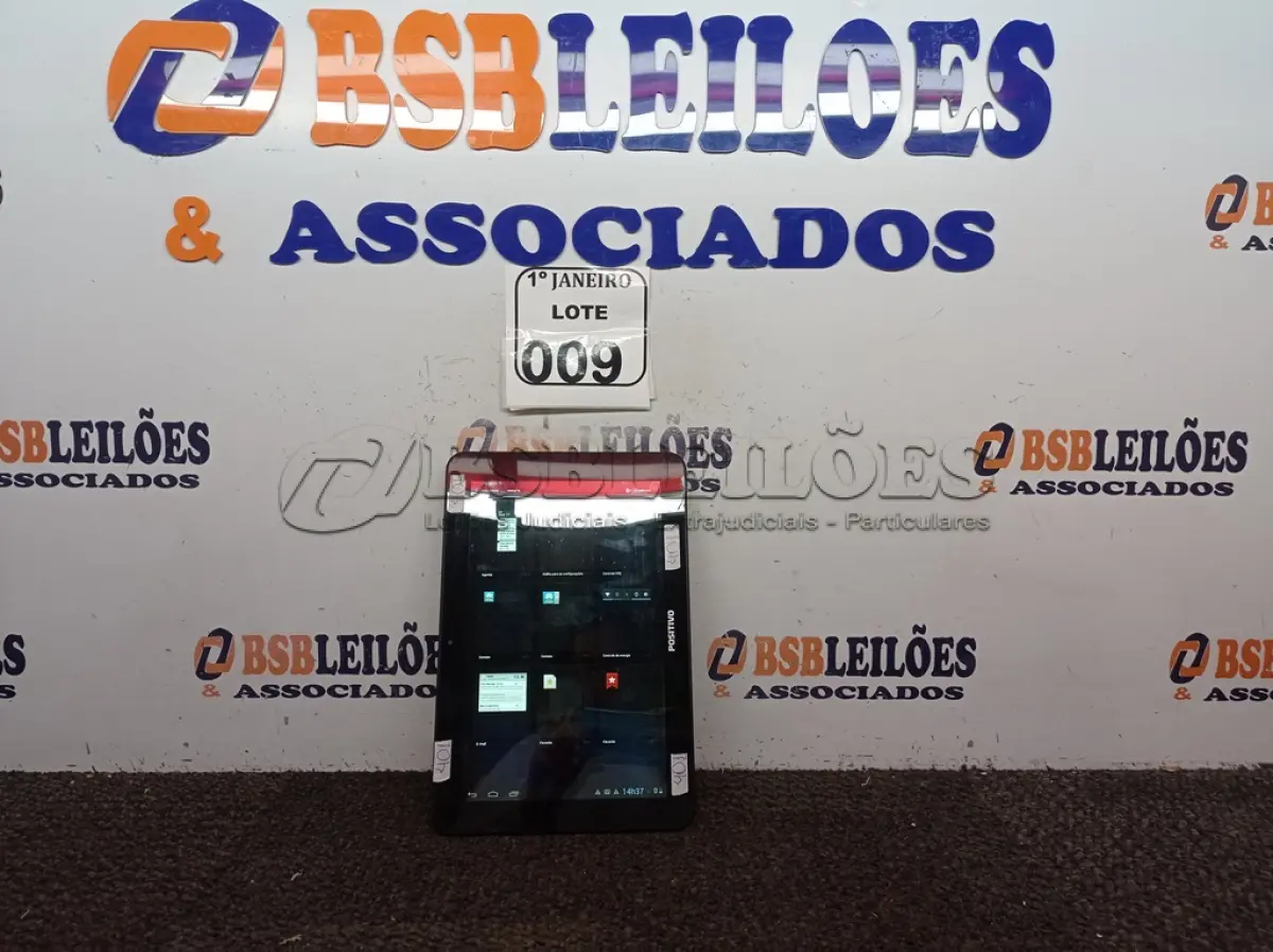 LOTE 009 - 01 TABLET MARCA POSITIVO C/CARREGADOR. (NO ESTADO) ATENÇÃO! FAZER A VISITAÇÃO ANTES DE ARREMATAR, NÃO SABEMOS SE FUNCIONA. LEILÃO NÃO TEM GARANTIA E NEM DEVOLUÇÃO, SUJEITO A POSSÍVEIS AVARIAS VISÍVEIS/OCULTAS E/OU AUSÊNCIA DE COMPONENTES.