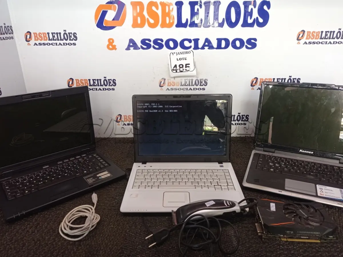 LOTE 485 - 01PLACA DE VIDE, 01 MÁQUINA DE CORTAR CABELO E 03 NOTEBOOKS MARCAS E MODELS DIVERSOS. (NO ESTADO) ATENÇÃO! FAZER A VISITAÇÃO ANTES DE ARREMATAR, NÃO SABEMOS SE FUNCIONA. LEILÃO NÃO TEM GARANTIA E NEM DEVOLUÇÃO, SUJEITO A POSSÍVEIS AVARIAS VISÍVEIS/OCULTAS E/OU AUSÊNCIA DE COMPONENTES.