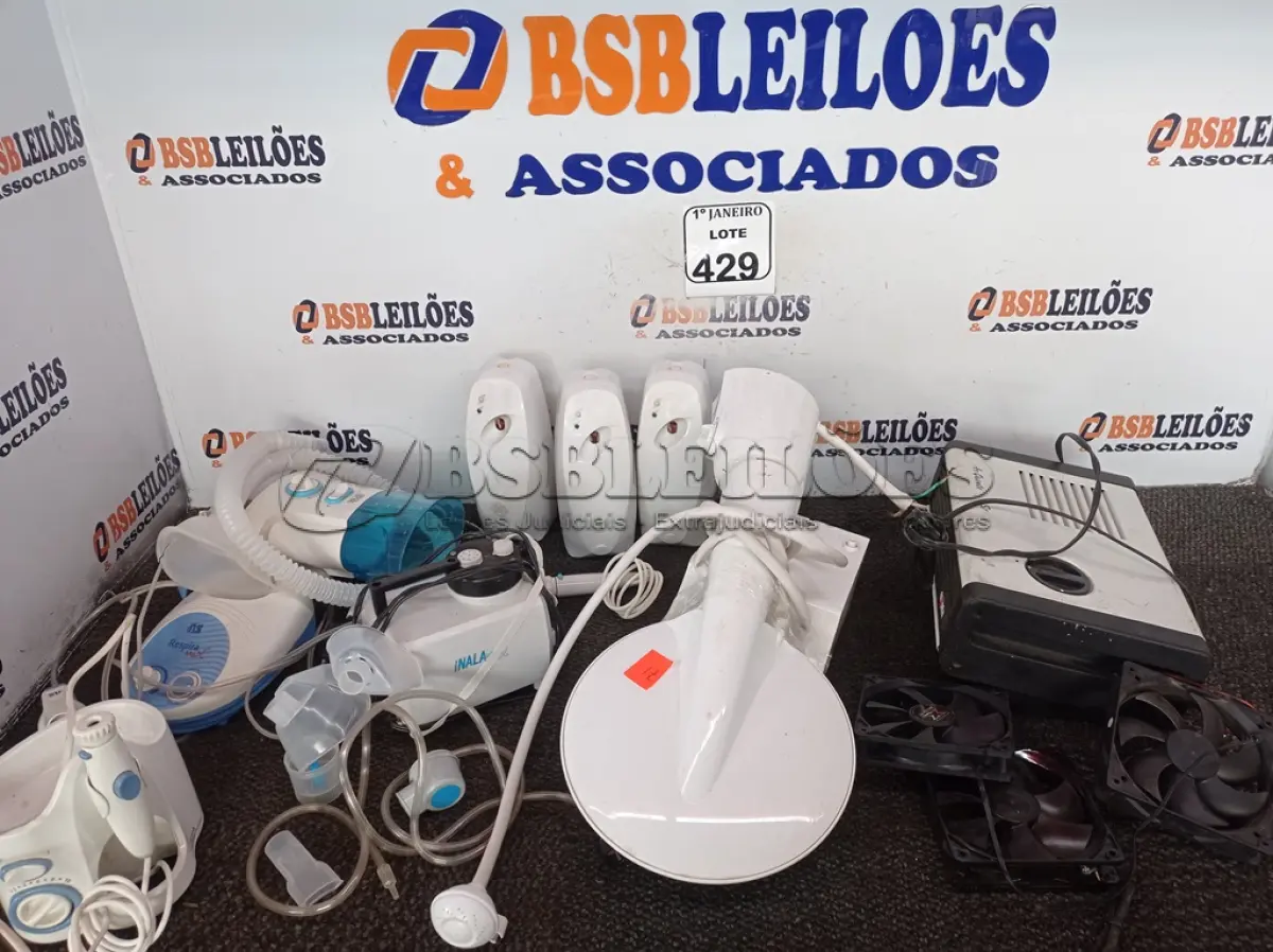 LOTE 429 - 01 LOTE C/VÁRIOS UTENSÍLIOS E ELETRÔNICOS DIVERSOS. (NO ESTADO) ATENÇÃO! FAZER A VISITAÇÃO ANTES DE ARREMATAR, NÃO SABEMOS SE FUNCIONA. LEILÃO NÃO TEM GARANTIA E NEM DEVOLUÇÃO, SUJEITO A POSSÍVEIS AVARIAS VISÍVEIS/OCULTAS E/OU AUSÊNCIA DE COMPONENTES.