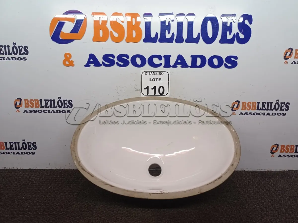 LOTE 110 - 01 CUBA OVAL NA COR BRANCA(NOVO). (NO ESTADO) ATENÇÃO! FAZER A VISITAÇÃO ANTES DE ARREMATAR, NÃO SABEMOS SE FUNCIONA. LEILÃO NÃO TEM GARANTIA E NEM DEVOLUÇÃO, SUJEITO A POSSÍVEIS AVARIAS VISÍVEIS/OCULTAS E/OU AUSÊNCIA DE COMPONENTES.