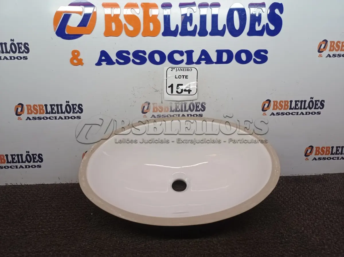 LOTE 154 - 01 CUBA OVAL NA COR BRANCA(NOVO). (NO ESTADO) ATENÇÃO! FAZER A VISITAÇÃO ANTES DE ARREMATAR, NÃO SABEMOS SE FUNCIONA. LEILÃO NÃO TEM GARANTIA E NEM DEVOLUÇÃO, SUJEITO A POSSÍVEIS AVARIAS VISÍVEIS/OCULTAS E/OU AUSÊNCIA DE COMPONENTES.