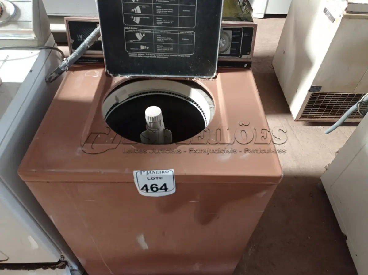 LOTE 464 - 01 MÁQUINA DE LAVAR MARCA WHITE WESTING HOUSE. (NO ESTADO) ATENÇÃO! FAZER A VISITAÇÃO ANTES DE ARREMATAR, NÃO SABEMOS SE FUNCIONA. LEILÃO NÃO TEM GARANTIA E NEM DEVOLUÇÃO, SUJEITO A POSSÍVEIS AVARIAS VISÍVEIS/OCULTAS E/OU AUSÊNCIA DE COMPONENTES.