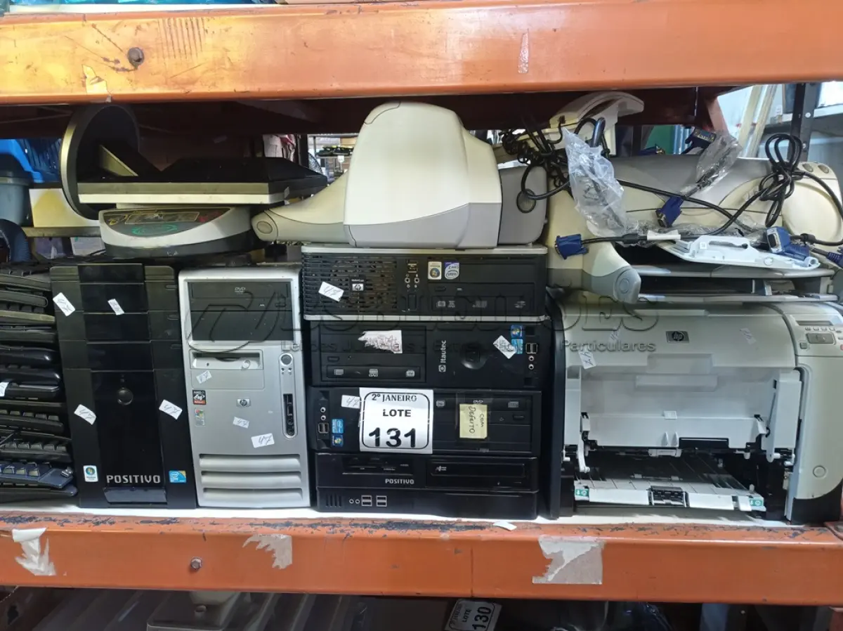 LOTE 131 - 01 LOTE COM DIVERSAS CPU’S, TECLADOS E IMPRESSORAS. (NO ESTADO) ATENÇÃO! FAZER A VISITAÇÃO ANTES DE ARREMATAR, NÃO SABEMOS SE FUNCIONA. LEILÃO NÃO TEM GARANTIA E NEM DEVOLUÇÃO, SUJEITO A POSSÍVEIS AVARIAS VISÍVEIS/OCULTAS E/OU AUSÊNCIA DE COMPONENTES.