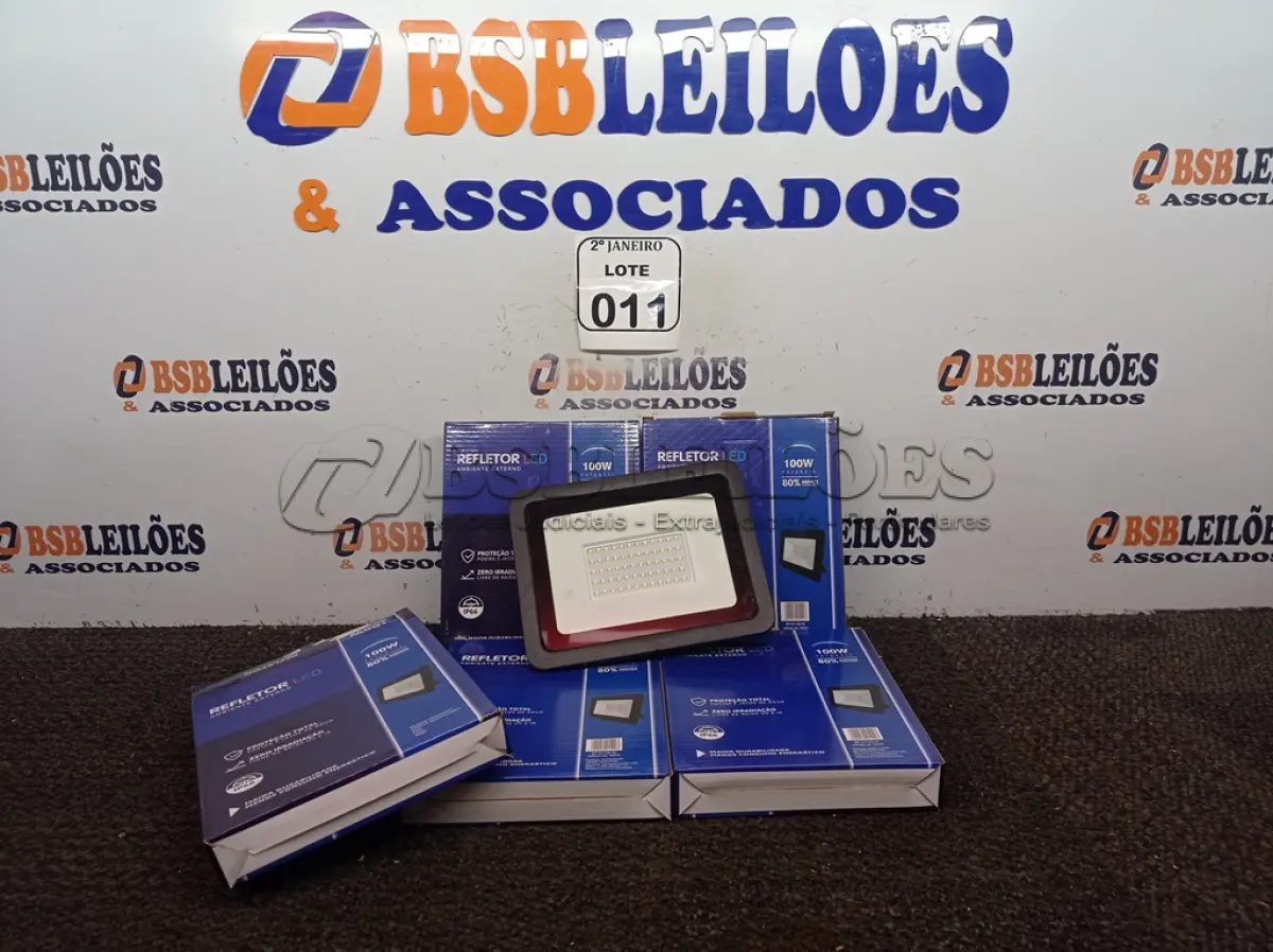 LOTE 011 - 05 REFLETORES DE LED 100W. (NO ESTADO) ATENÇÃO! FAZER A VISITAÇÃO ANTES DE ARREMATAR, NÃO SABEMOS SE FUNCIONA. LEILÃO NÃO TEM GARANTIA E NEM DEVOLUÇÃO, SUJEITO A POSSÍVEIS AVARIAS VISÍVEIS/OCULTAS E/OU AUSÊNCIA DE COMPONENTES.