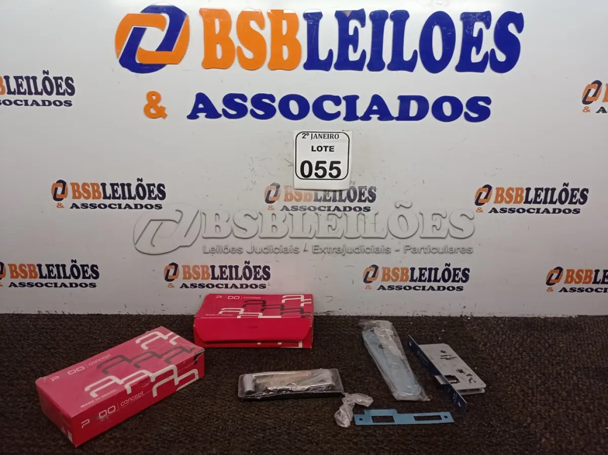 LOTE 055 - 02 FECHADURAS PARA PORTA CONCEPT MARCA PADO. (NO ESTADO) ATENÇÃO! FAZER A VISITAÇÃO ANTES DE ARREMATAR, NÃO SABEMOS SE FUNCIONA. LEILÃO NÃO TEM GARANTIA E NEM DEVOLUÇÃO, SUJEITO A POSSÍVEIS AVARIAS VISÍVEIS/OCULTAS E/OU AUSÊNCIA DE COMPONENTES.