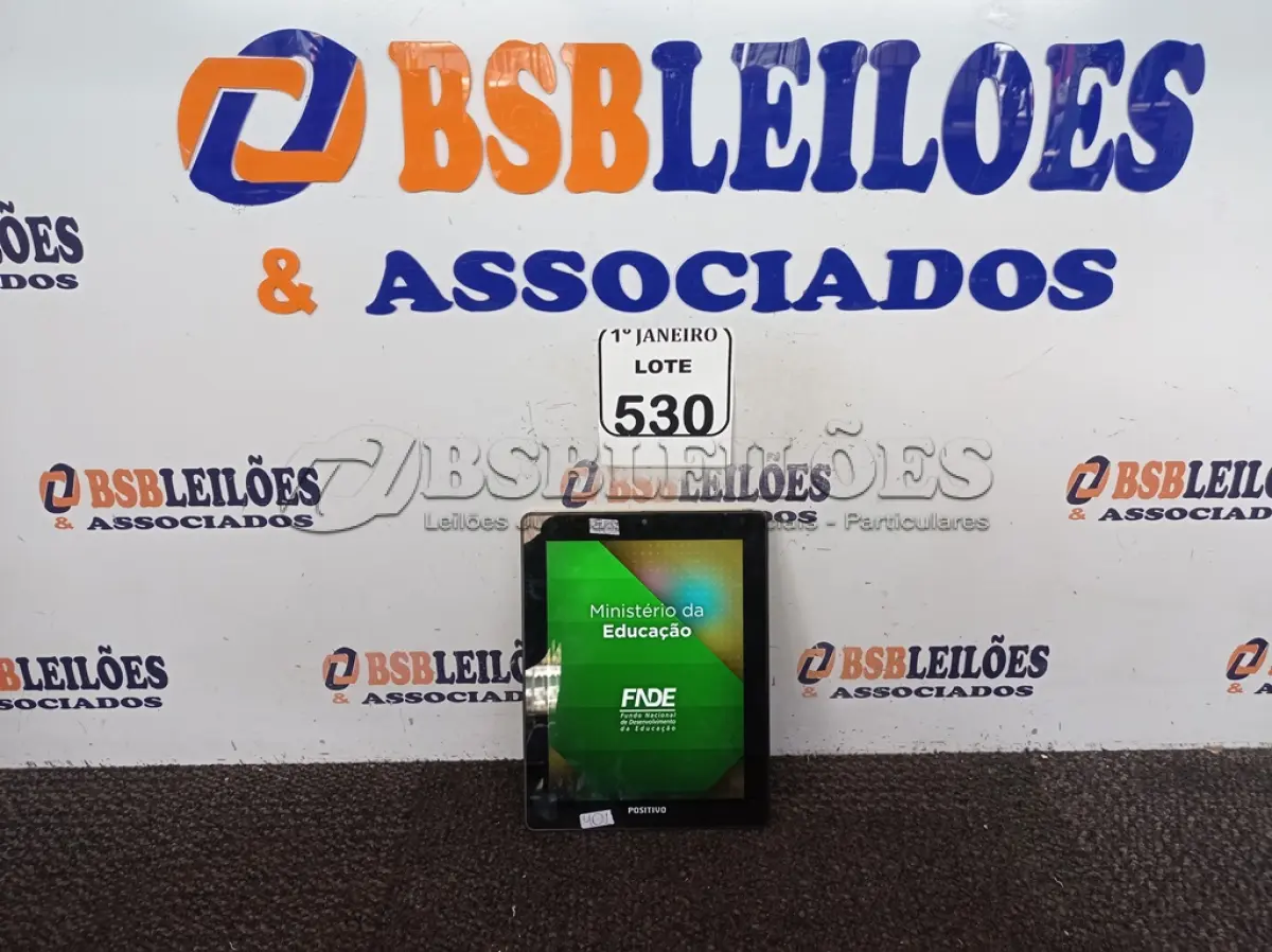 LOTE 530 - 01 TABLET MARCA POSITIVO S/CARREGADOR. (NO ESTADO) ATENÇÃO! FAZER A VISITAÇÃO ANTES DE ARREMATAR, NÃO SABEMOS SE FUNCIONA. LEILÃO NÃO TEM GARANTIA E NEM DEVOLUÇÃO, SUJEITO A POSSÍVEIS AVARIAS VISÍVEIS/OCULTAS E/OU AUSÊNCIA DE COMPONENTES.