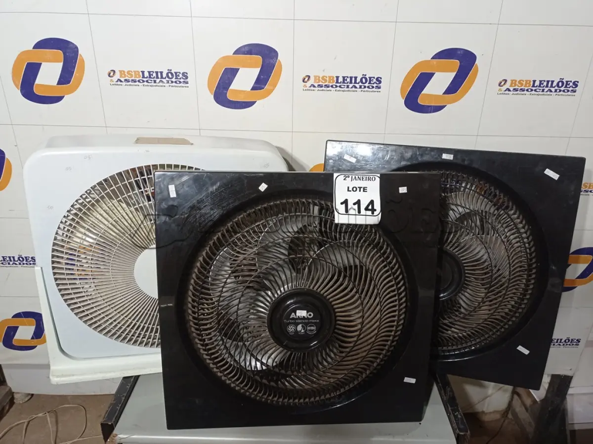 LOTE 114 - 03 VENTILADORES MARCAS E MODELOS DIVERSOS. (NO ESTADO) ATENÇÃO! FAZER A VISITAÇÃO ANTES DE ARREMATAR, NÃO SABEMOS SE FUNCIONA. LEILÃO NÃO TEM GARANTIA E NEM DEVOLUÇÃO, SUJEITO A POSSÍVEIS AVARIAS VISÍVEIS/OCULTAS E/OU AUSÊNCIA DE COMPONENTES.