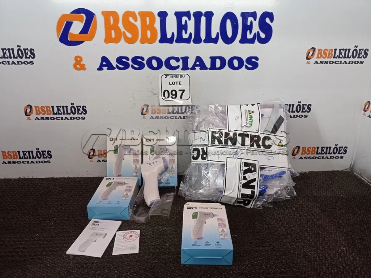 LOTE 097 - 10 MÁSCARAS DE PROTEÇÃO E 4 TERMÔMETROS INFRAVERMELHO. (NO ESTADO) ATENÇÃO! FAZER A VISITAÇÃO ANTES DE ARREMATAR, NÃO SABEMOS SE FUNCIONA. LEILÃO NÃO TEM GARANTIA E NEM DEVOLUÇÃO, SUJEITO A POSSÍVEIS AVARIAS VISÍVEIS/OCULTAS E/OU AUSÊNCIA DE COMPONENTES.