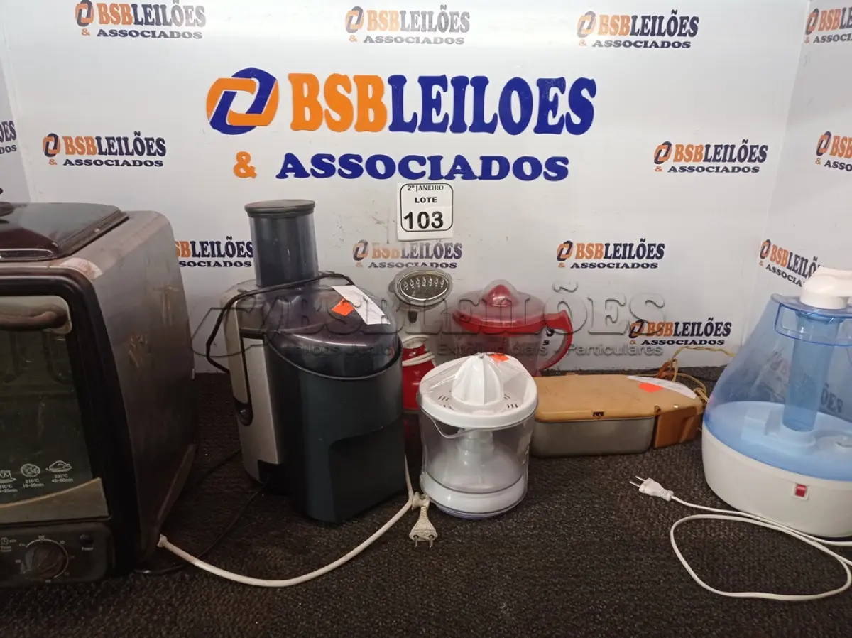 LOTE 103 - 02 MULTIPROCESSADORES DIVERSOS E 02 LIQUIDIFICADORES MARCAS E MODELOS DIVERSOS. (NO ESTADO) ATENÇÃO! FAZER A VISITAÇÃO ANTES DE ARREMATAR, NÃO SABEMOS SE FUNCIONA. LEILÃO NÃO TEM GARANTIA E NEM DEVOLUÇÃO, SUJEITO A POSSÍVEIS AVARIAS VISÍVEIS/OCULTAS E/OU AUSÊNCIA DE COMPONENTES.