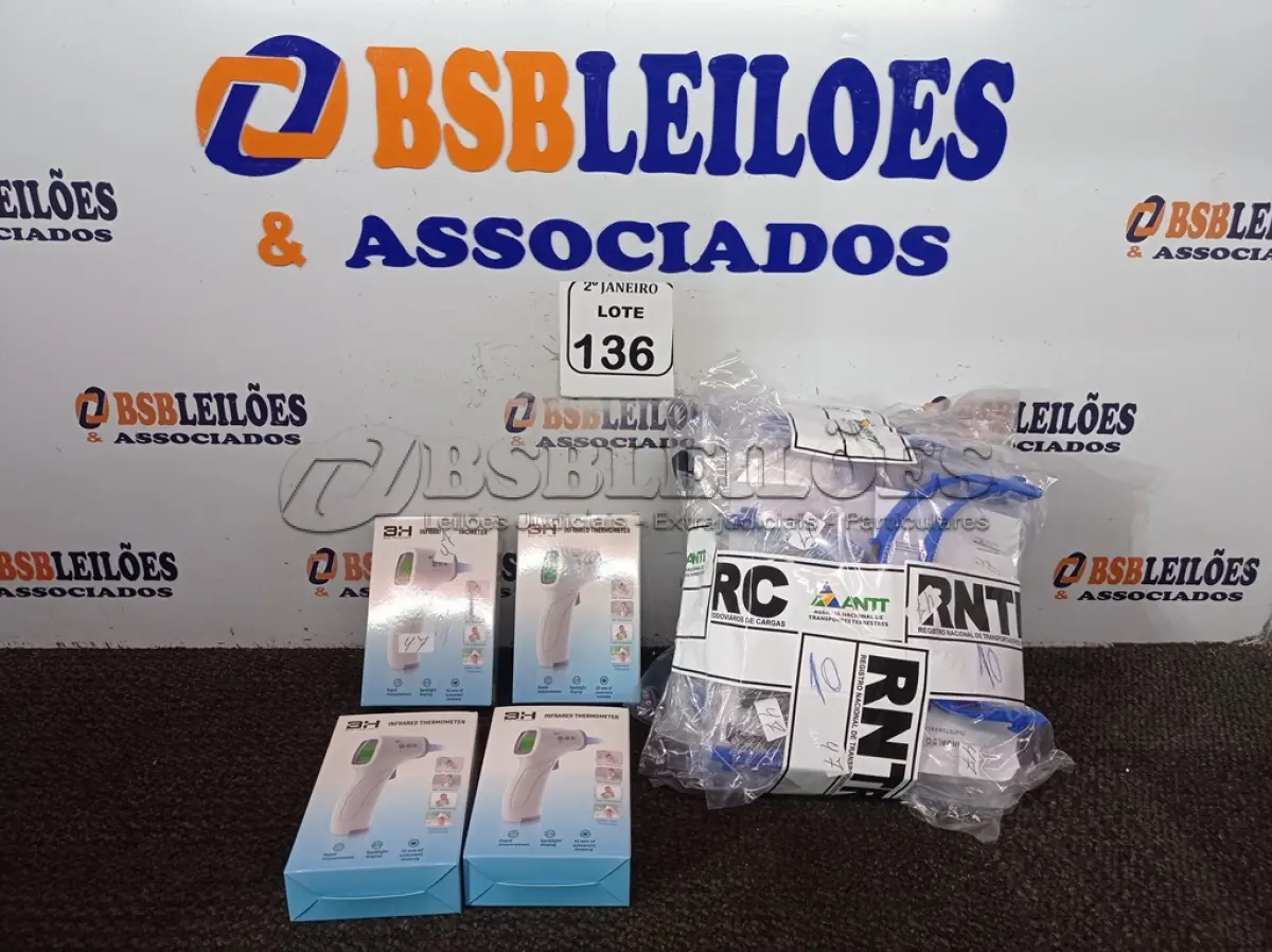 LOTE 136 - 10 MÁSCARAS DE PROTEÇÃO E 4 TERMÔMETROS INFRAVERMELHO. (NO ESTADO) ATENÇÃO! FAZER A VISITAÇÃO ANTES DE ARREMATAR, NÃO SABEMOS SE FUNCIONA. LEILÃO NÃO TEM GARANTIA E NEM DEVOLUÇÃO, SUJEITO A POSSÍVEIS AVARIAS VISÍVEIS/OCULTAS E/OU AUSÊNCIA DE COMPONENTES.