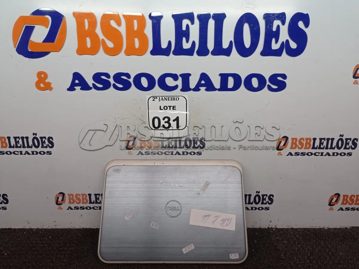 LOTE 031 - 01 NOTEBOOK MARCA DELL I5DE 3° GERAÇÃO 240SSD SEGURANDO BATERIA. (NO ESTADO) ATENÇÃO! FAZER A VISITAÇÃO ANTES DE ARREMATAR, NÃO SABEMOS SE FUNCIONA. LEILÃO NÃO TEM GARANTIA E NEM DEVOLUÇÃO, SUJEITO A POSSÍVEIS AVARIAS VISÍVEIS/OCULTAS E/OU AUSÊNCIA DE COMPONENTES.