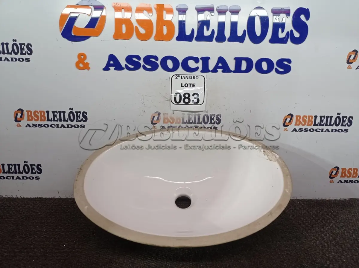 LOTE 083 - 01 CUBA PARA PIA DE BANHEIRO NA COR BRANCA. (NO ESTADO) ATENÇÃO! FAZER A VISITAÇÃO ANTES DE ARREMATAR, NÃO SABEMOS SE FUNCIONA. LEILÃO NÃO TEM GARANTIA E NEM DEVOLUÇÃO, SUJEITO A POSSÍVEIS AVARIAS VISÍVEIS/OCULTAS E/OU AUSÊNCIA DE COMPONENTES.