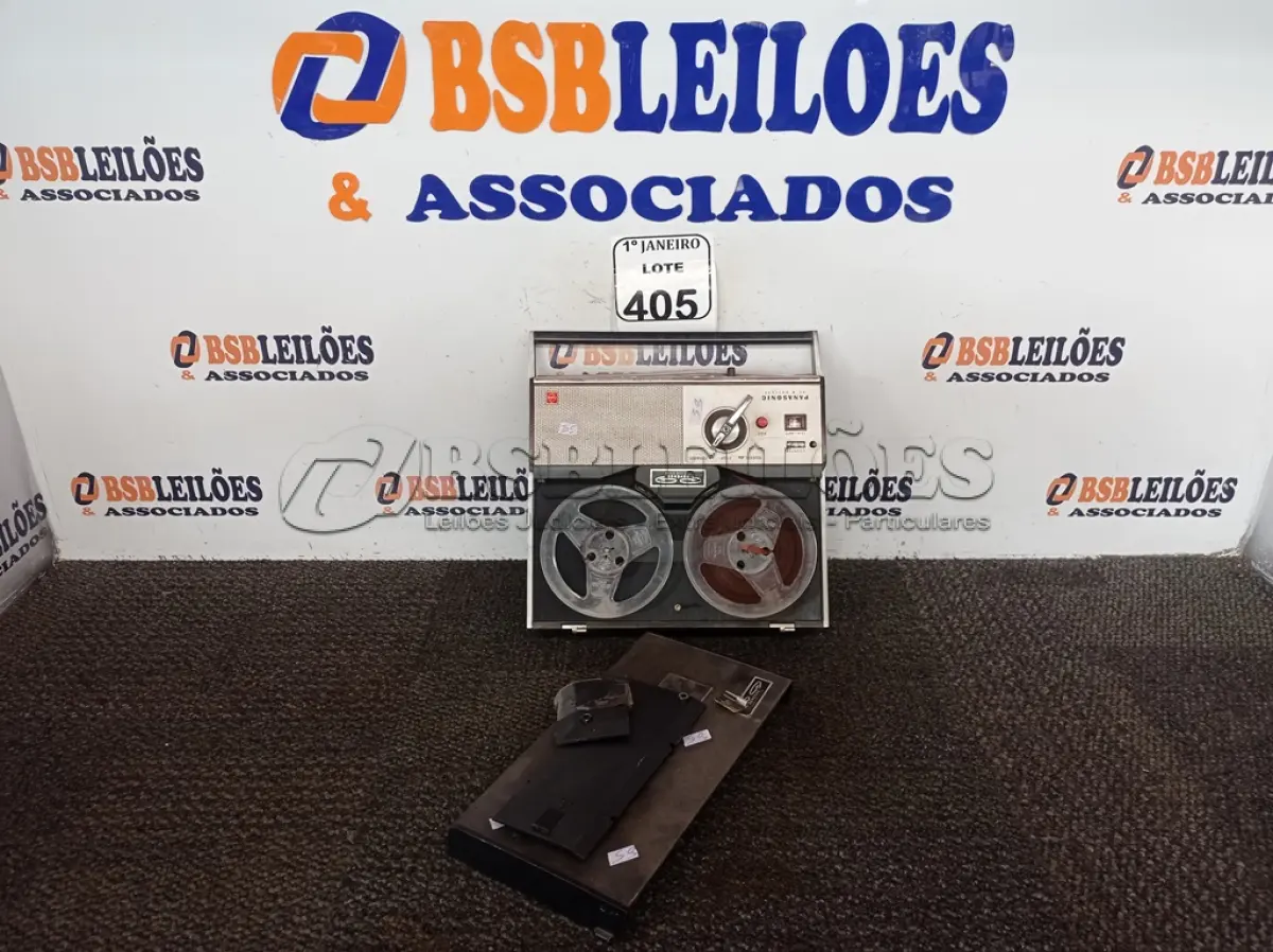 LOTE 405 - 01 GRAVADOR DE ROLOS ANTIGO MODELO RQ501S MARCA PANASONIC. (NO ESTADO) ATENÇÃO! FAZER A VISITAÇÃO ANTES DE ARREMATAR, NÃO SABEMOS SE FUNCIONA. LEILÃO NÃO TEM GARANTIA E NEM DEVOLUÇÃO, SUJEITO A POSSÍVEIS AVARIAS VISÍVEIS/OCULTAS E/OU AUSÊNCIA DE COMPONENTES.