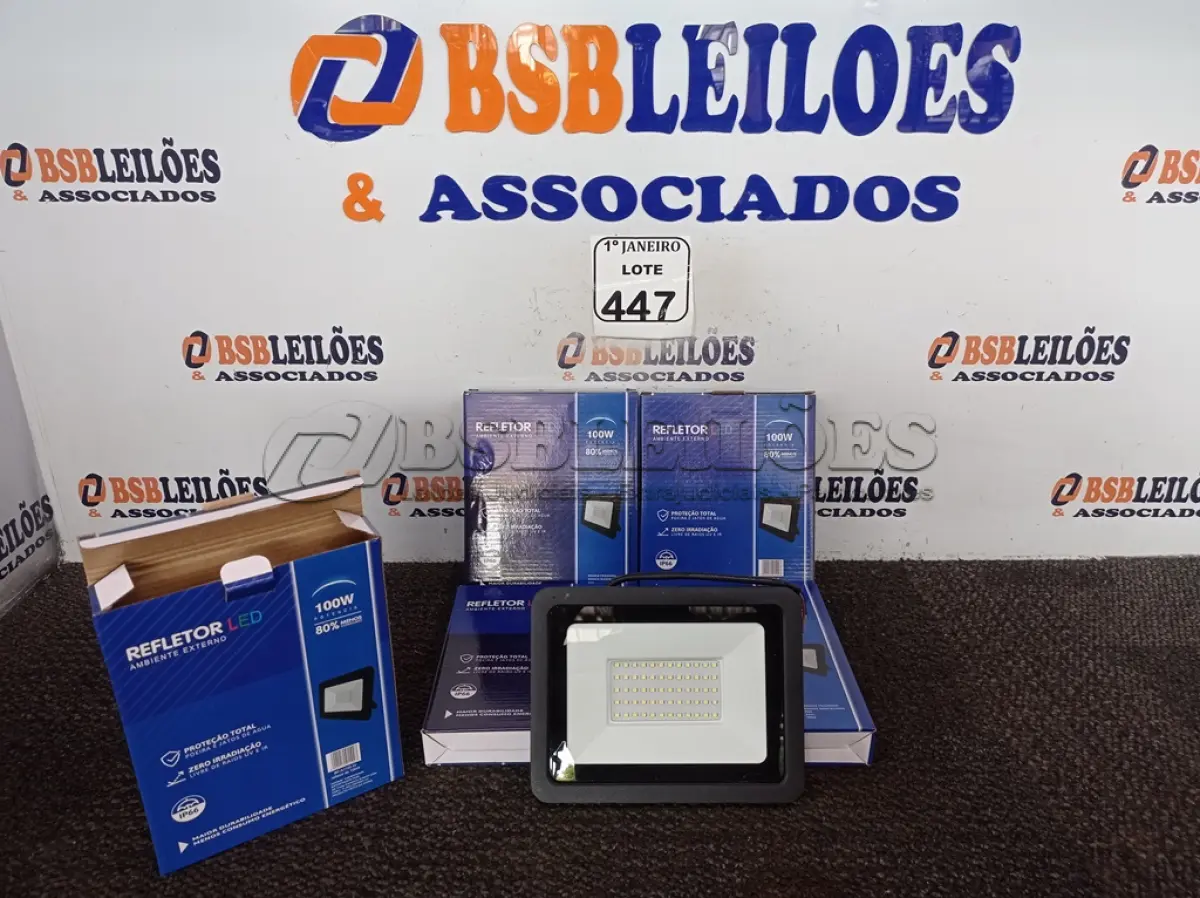 LOTE 447 - 05 REFLETORES DE LED AMBIENTE EXTERNO 100W CADA(NOVO). (NO ESTADO) ATENÇÃO! FAZER A VISITAÇÃO ANTES DE ARREMATAR, NÃO SABEMOS SE FUNCIONA. LEILÃO NÃO TEM GARANTIA E NEM DEVOLUÇÃO, SUJEITO A POSSÍVEIS AVARIAS VISÍVEIS/OCULTAS E/OU AUSÊNCIA DE COMPONENTES.