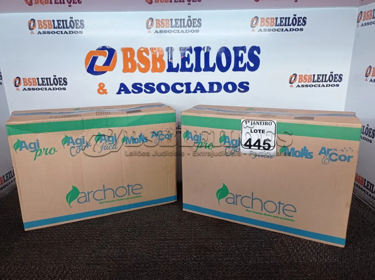 LOTE 445 - 02 CAIXAS DE ÁGUA SANITÁRIA C/03 UNIDADES EM CADA CAIXA 5L EM CADA GALÃO. (NO ESTADO) ATENÇÃO! FAZER A VISITAÇÃO ANTES DE ARREMATAR, NÃO SABEMOS SE FUNCIONA. LEILÃO NÃO TEM GARANTIA E NEM DEVOLUÇÃO, SUJEITO A POSSÍVEIS AVARIAS VISÍVEIS/OCULTAS E/OU AUSÊNCIA DE COMPONENTES.