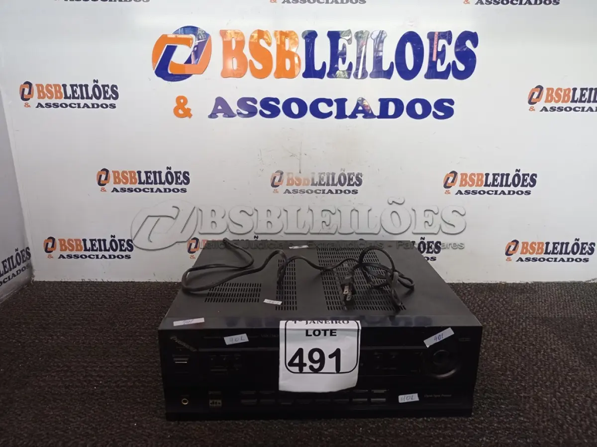 LOTE 491 - 01 RECEIVER MODELO DSXD409 MARCA PIONER C/AVARIAS. (NO ESTADO) ATENÇÃO! FAZER A VISITAÇÃO ANTES DE ARREMATAR, NÃO SABEMOS SE FUNCIONA. LEILÃO NÃO TEM GARANTIA E NEM DEVOLUÇÃO, SUJEITO A POSSÍVEIS AVARIAS VISÍVEIS/OCULTAS E/OU AUSÊNCIA DE COMPONENTES.
