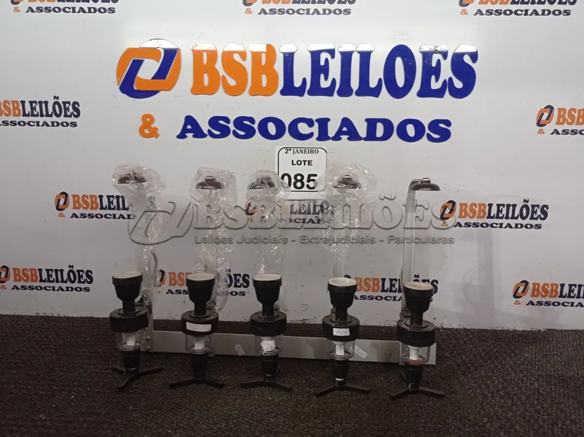 LOTE 085 - 05 DOSADORES DE BEBIDAS. (NO ESTADO) ATENÇÃO! FAZER A VISITAÇÃO ANTES DE ARREMATAR, NÃO SABEMOS SE FUNCIONA. LEILÃO NÃO TEM GARANTIA E NEM DEVOLUÇÃO, SUJEITO A POSSÍVEIS AVARIAS VISÍVEIS/OCULTAS E/OU AUSÊNCIA DE COMPONENTES.