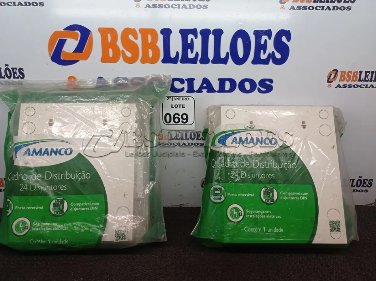 LOTE 069 - 02 QUADROS DE DISTRIBUIÇÃO COMPATÍVEL ATÉ 24 DISJUNTORES MARCA AMANCO (NOVO). (NO ESTADO) ATENÇÃO! FAZER A VISITAÇÃO ANTES DE ARREMATAR, NÃO SABEMOS SE FUNCIONA. LEILÃO NÃO TEM GARANTIA E NEM DEVOLUÇÃO, SUJEITO A POSSÍVEIS AVARIAS VISÍVEIS/OCULTAS E/OU AUSÊNCIA DE COMPONENTES.