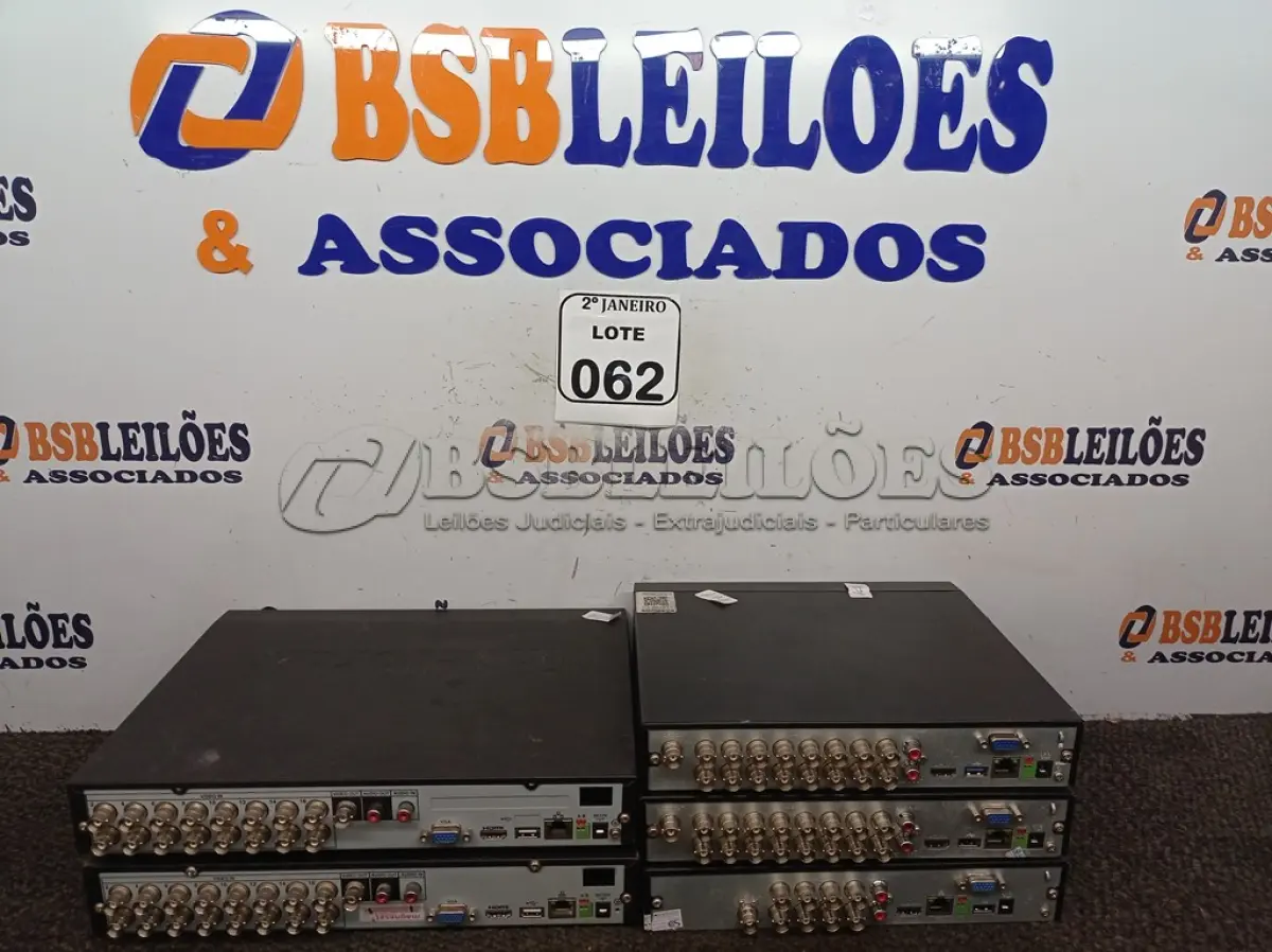 LOTE 062 - 05 APARELHOS DVRS INTELBRÁS. (NO ESTADO) ATENÇÃO! FAZER A VISITAÇÃO ANTES DE ARREMATAR, NÃO SABEMOS SE FUNCIONA. LEILÃO NÃO TEM GARANTIA E NEM DEVOLUÇÃO, SUJEITO A POSSÍVEIS AVARIAS VISÍVEIS/OCULTAS E/OU AUSÊNCIA DE COMPONENTES.